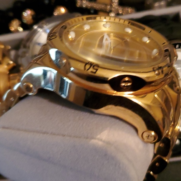 Invicta Gold vemon - Picture 2 of 3